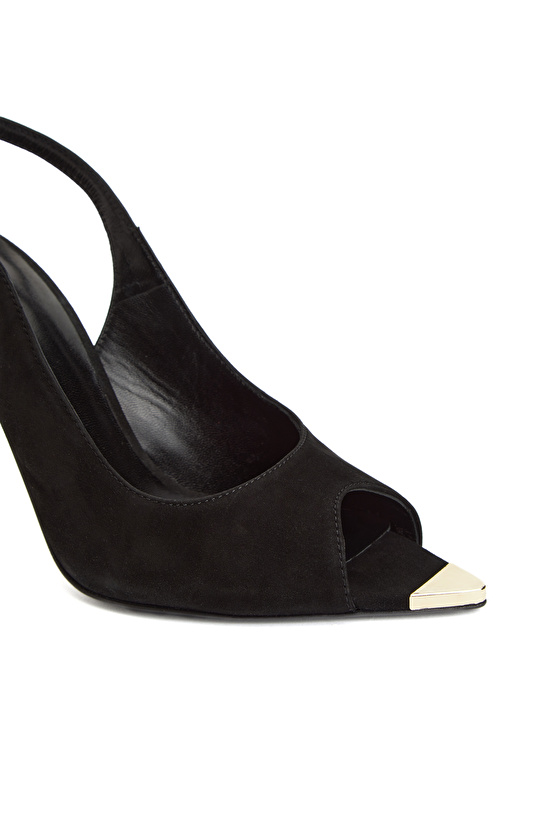 Siyah Aksesuar Detaylı Kadın Deri Sandalet