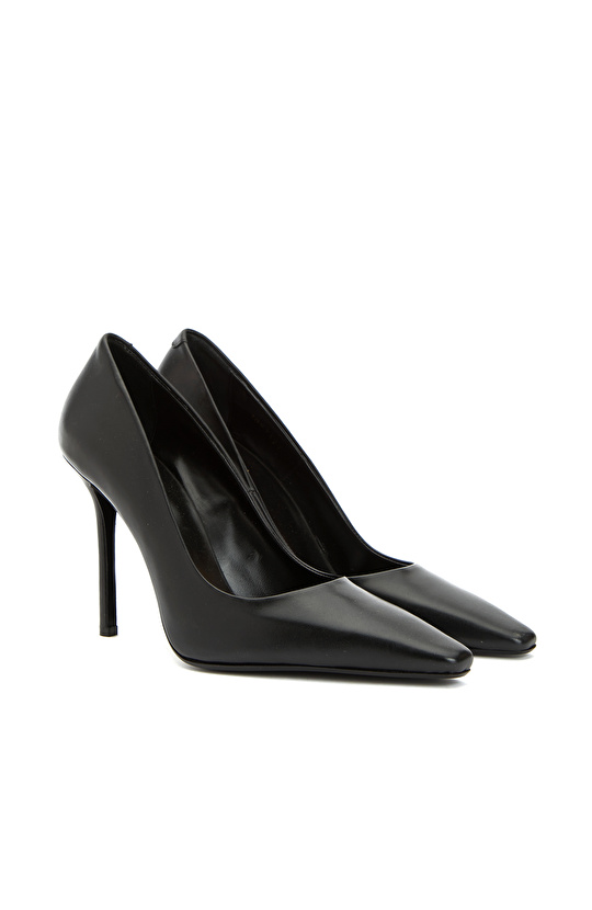 Siyah Kadın Deri Topuklu Ayakkabı Siyah Kadın Deri Topuklu Ayakkabı