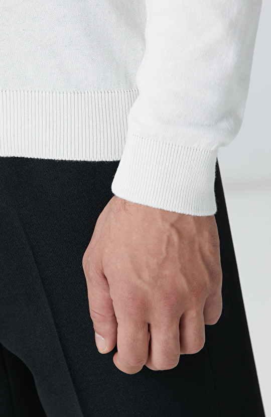 Kırık Beyaz Basic Kazak