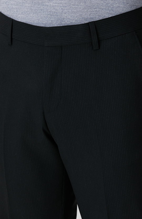 Slim Fit Siyah Çizgili Piklapel Yaka Takım Elbise