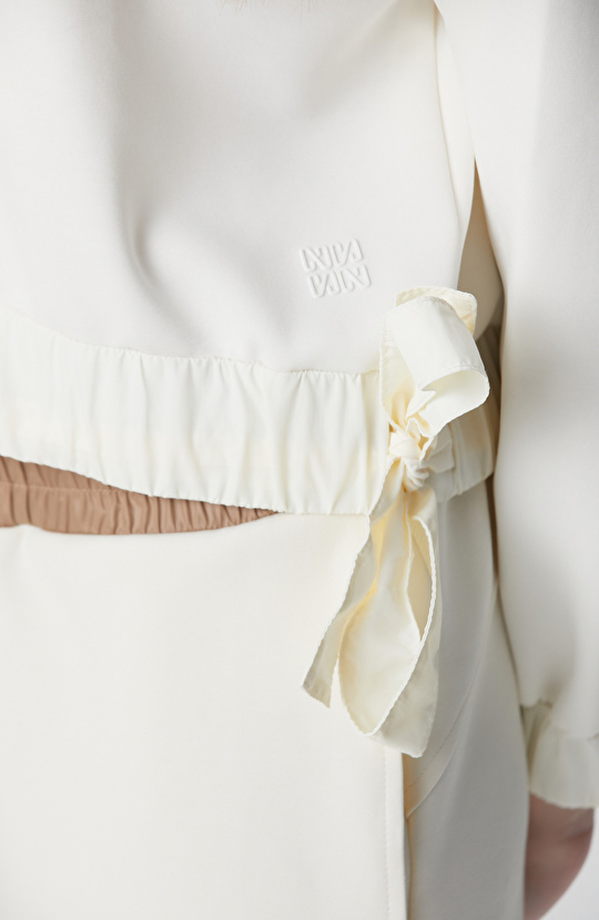 Kırık Beyaz Çıtçıt Detaylı Sweatshirt