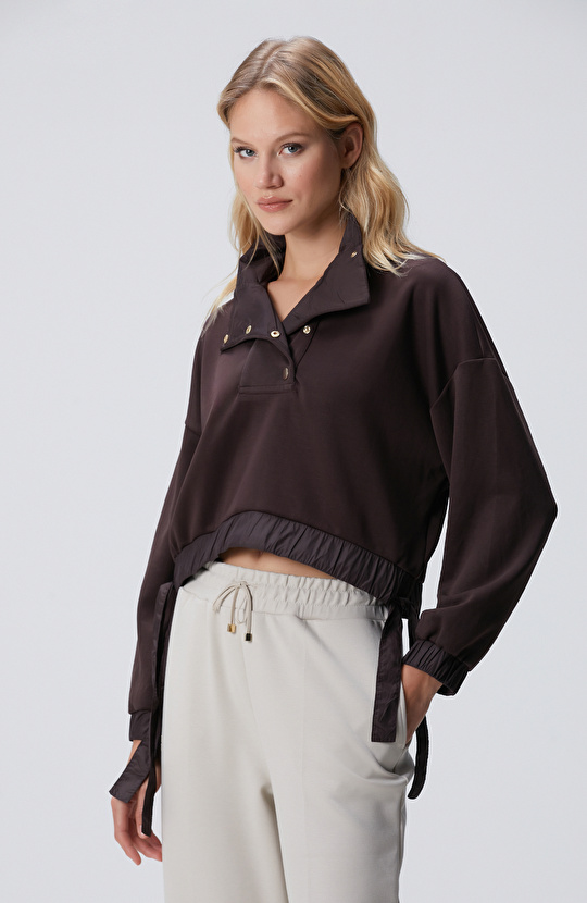 Kahverengi Çıtçıt Detaylı Sweatshirt