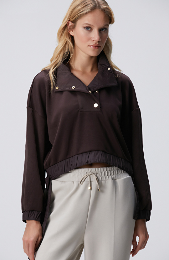 Kahverengi Çıtçıt Detaylı Sweatshirt