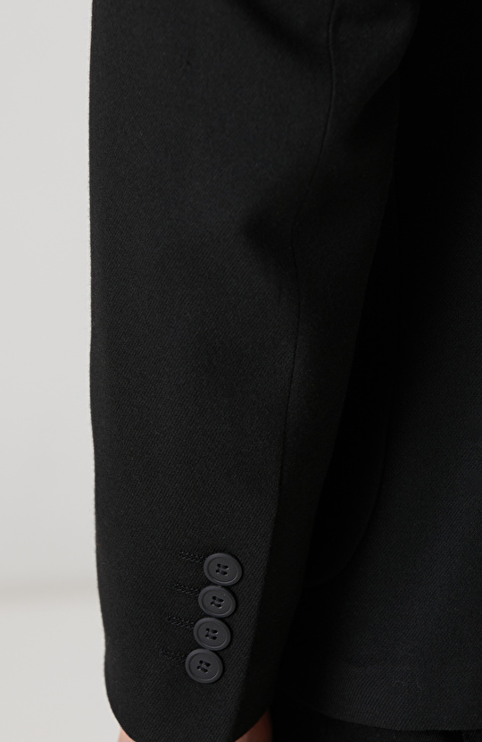 Siyah İnce Diyagonal Desen Ceket