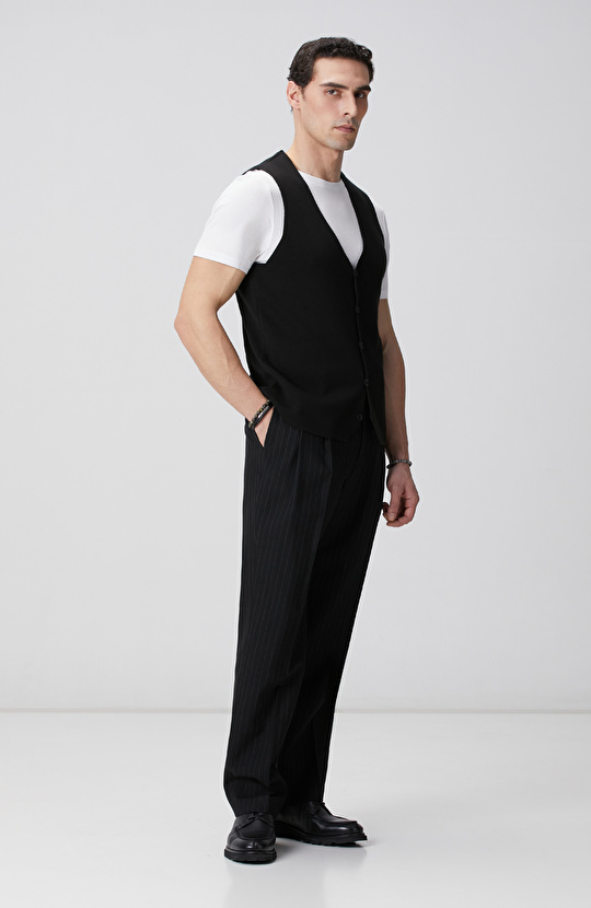 Siyah Kolsuz Triko Yelek