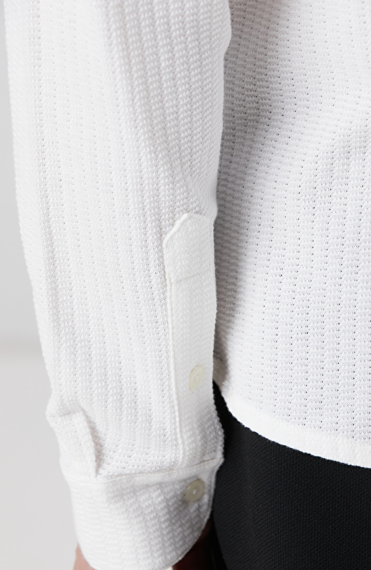 Beyaz Uzun Kollu Örme Gömlek