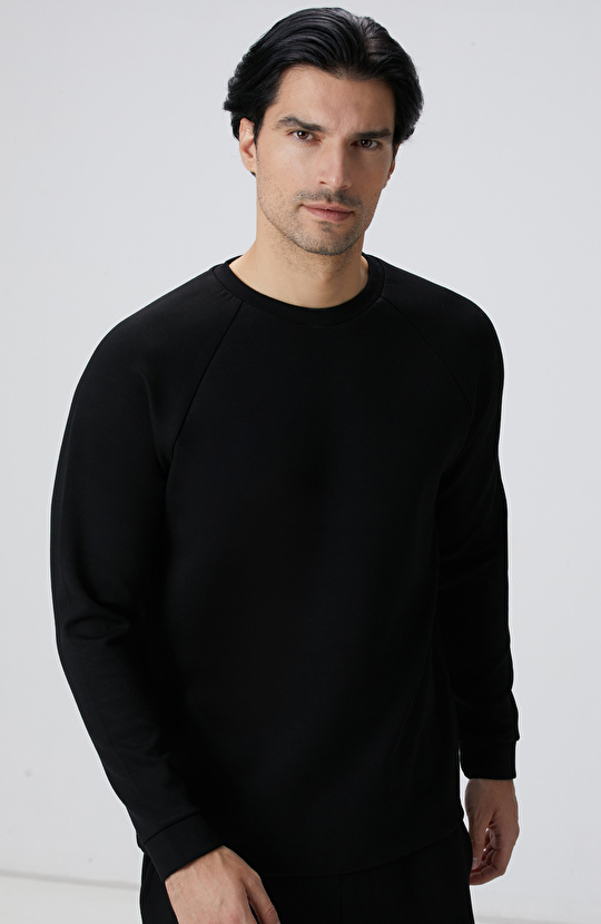 Siyah Bisiklet Yaka Basic Sweatshirt