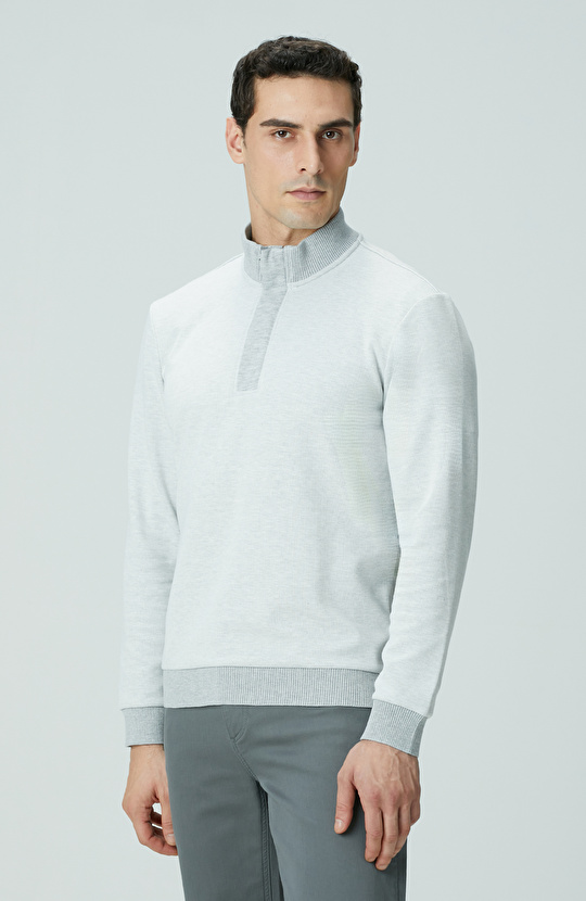 Kırık Beyaz Fermuarlı Yaka Garnili Sweatshirt