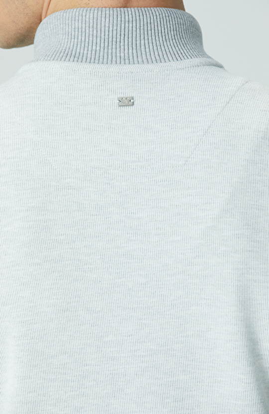 Kırık Beyaz Fermuarlı Yaka Garnili Sweatshirt