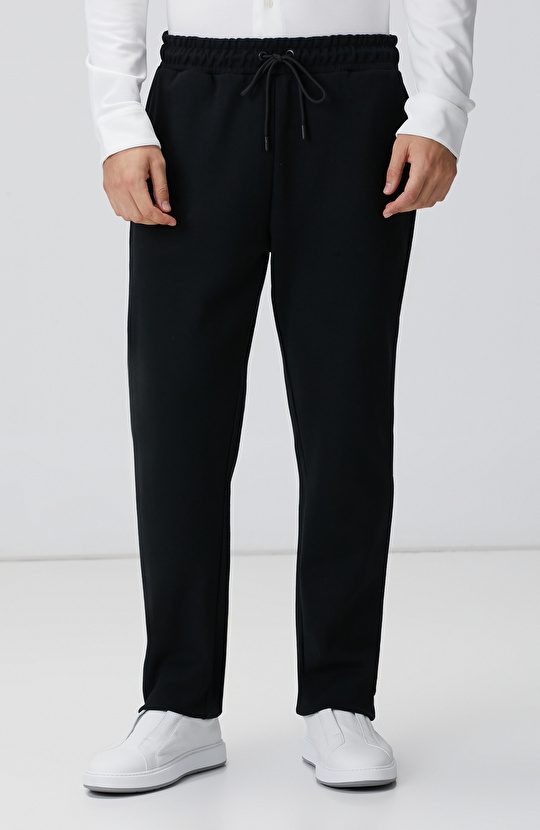 Siyah Boru Paça Yan Cep Detaylı Eşofman Altı