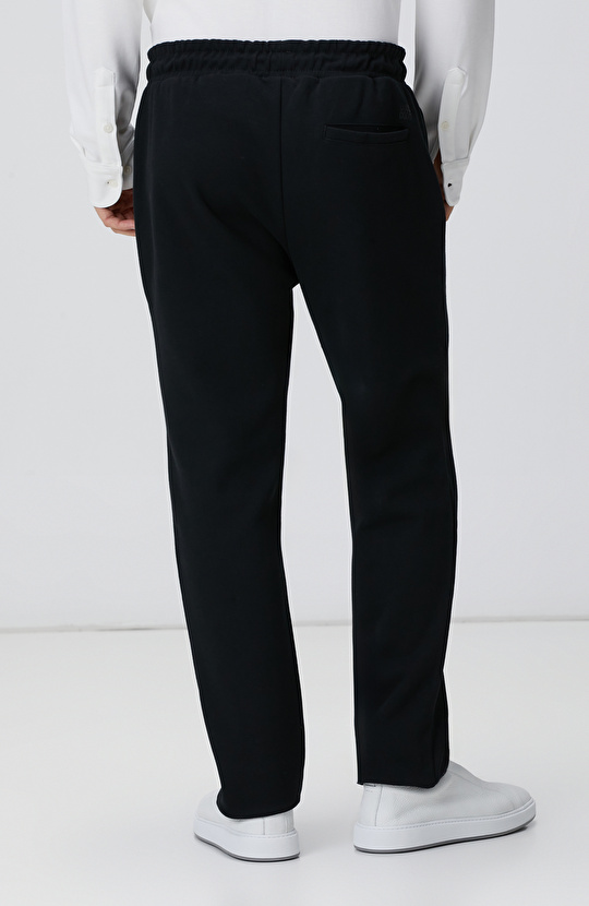 Siyah Boru Paça Yan Cep Detaylı Eşofman Altı