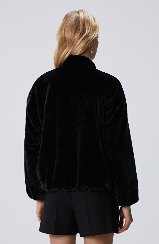 Siyah Cep Detaylı Suni Kürk Mont