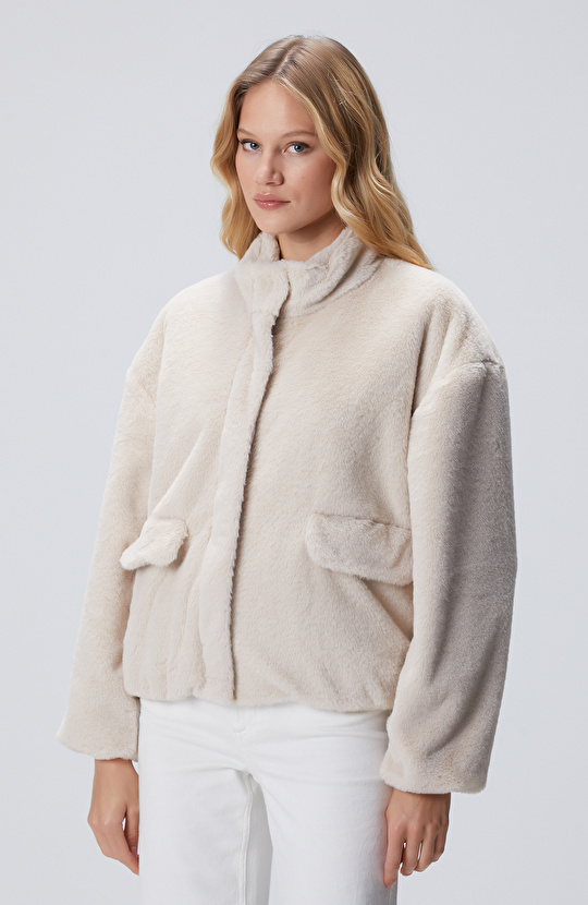 Bej Cep Detaylı Suni Kürk Mont