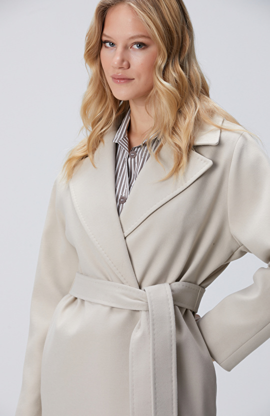 Taş Geniş Yakalı Manto