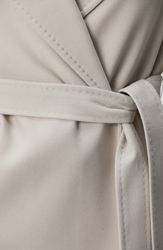 Taş Geniş Yakalı Manto