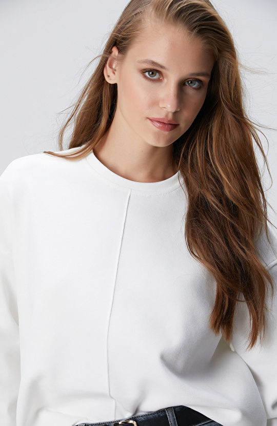 Kırık Beyaz Sweatshirt