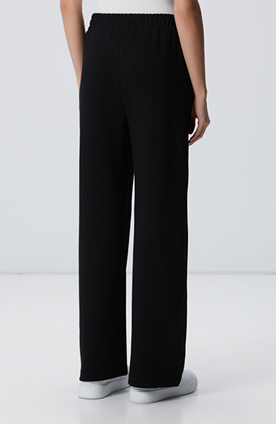 Siyah Bol Paça Basic Eşofman