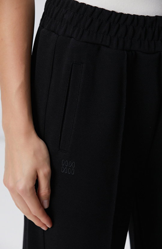 Siyah Bol Paça Basic Eşofman