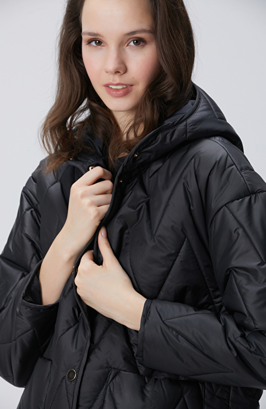 Siyah Zigzag Kapitone Mont