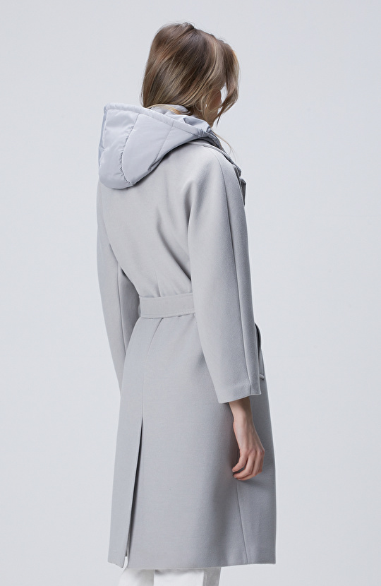 Gri İçi Çıkarılabilir Mostralı Manto