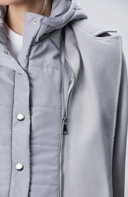 Gri İçi Çıkarılabilir Mostralı Manto