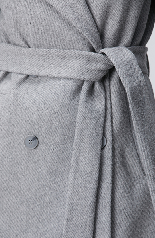 Gri Diyagonal Desen Kuşaklı Uzun Palto