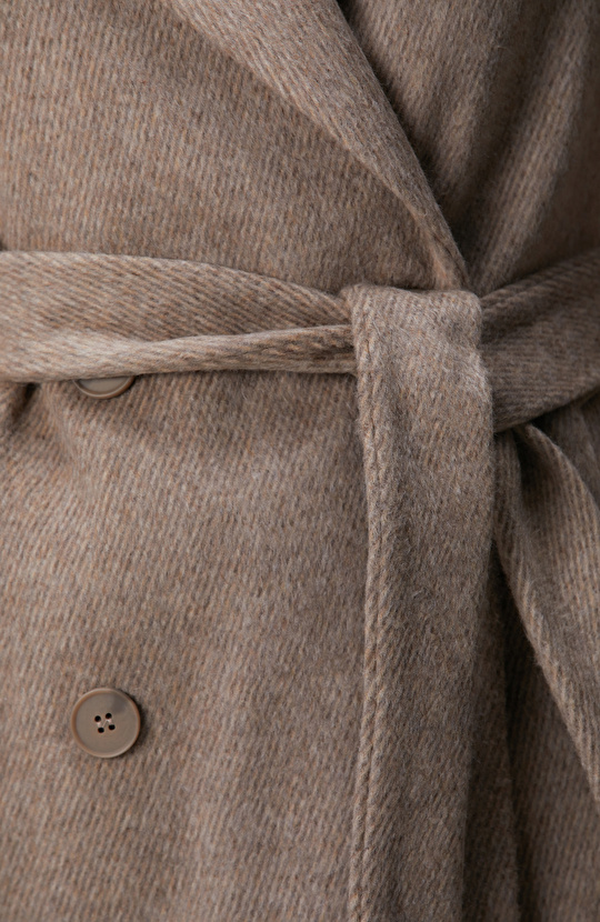 Vizon Diyagonal Desen Kuşaklı Uzun Palto