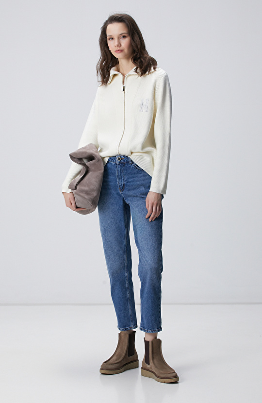 Kırık Beyaz N Taş İşlemeli Hırka