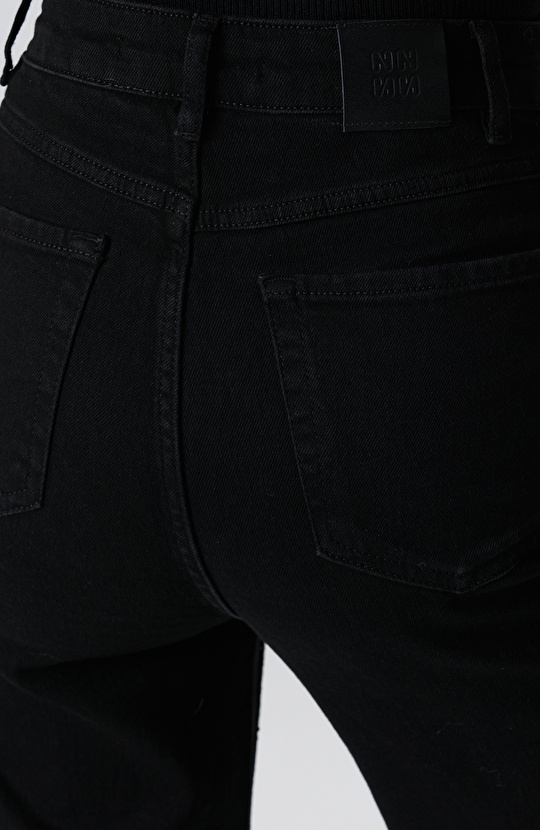 Siyah Geniş Paça Taşlı Pantolon