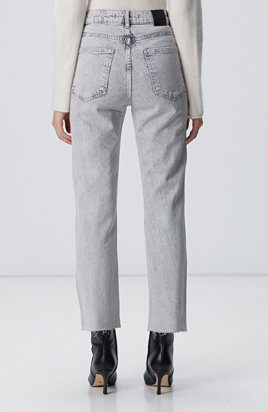 Açık Gri Taşlı Denim Pantolon