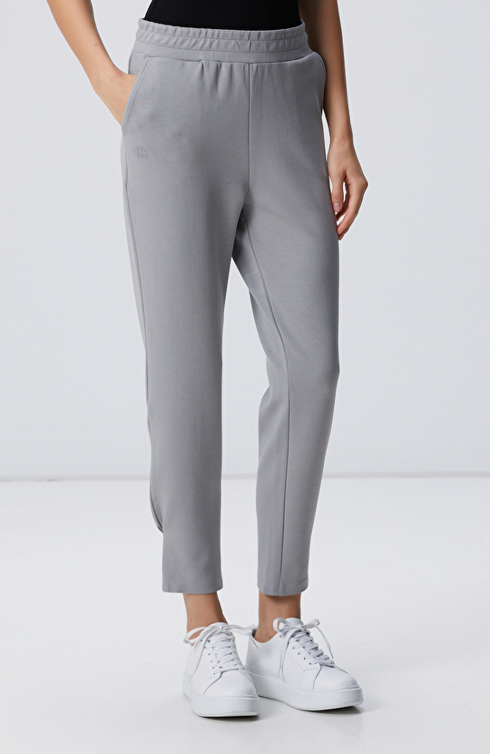 Gri Paçası Pile Detaylı Eşofman