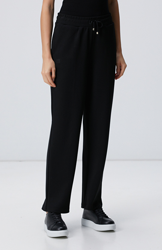 Siyah Nervür Detaylı Eşofman