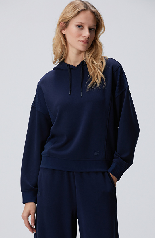 Lacivert Kapüşonlu Sweatshirt Lacivert Kapüşonlu Sweatshirt