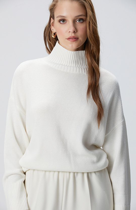 Yün Karışımlı Balıkçı Yaka Triko Kadın Kazak