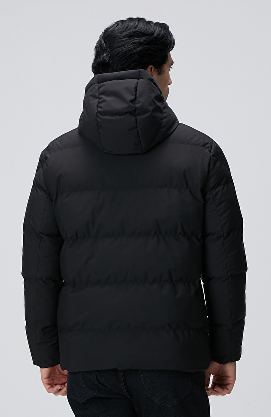 Siyah Kapüşonlu Puffer Mont