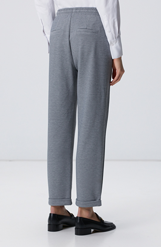 Gri Dikiş Detaylı Casual Pantolon