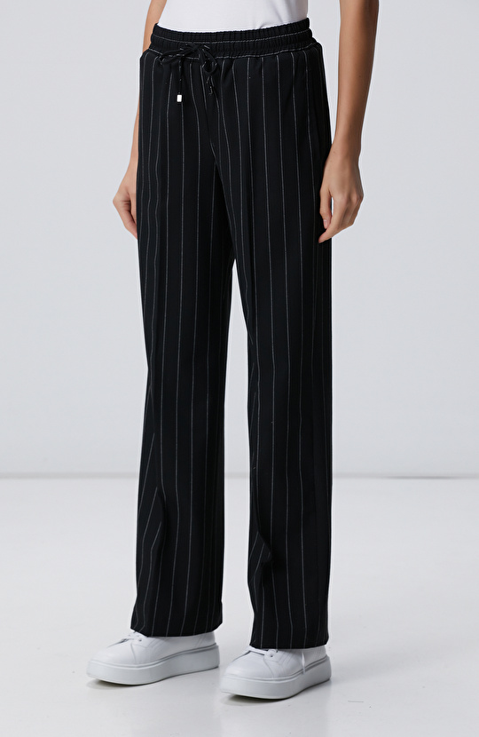 Siyah Çizgili Jogger Pantolon