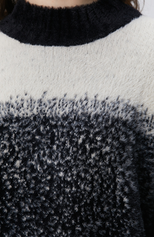 Siyah Yarım Balıkçı Desenli Sakal İp Kazak