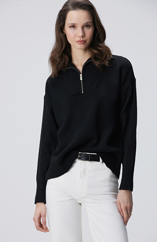 Siyah Dik Yaka Fermuarlı Uzun Kol Kazak