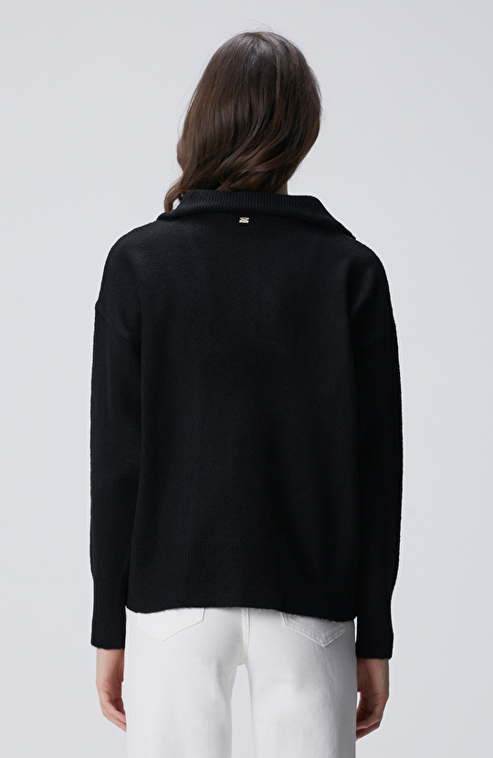 Siyah Dik Yaka Fermuarlı Uzun Kol Kazak