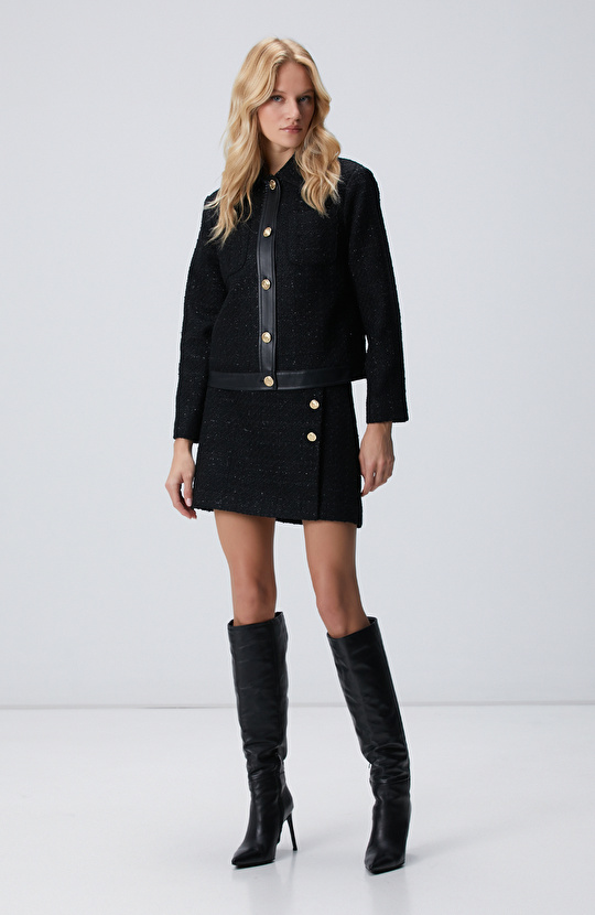 Siyah Düğmeli Garnili Kısa Tweed Ceket