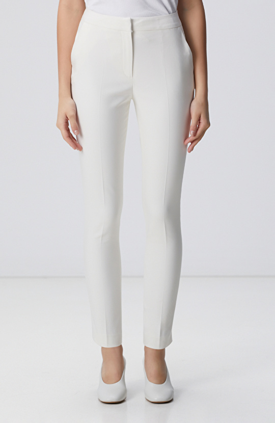 Kırık Beyaz Basic Pantolon
