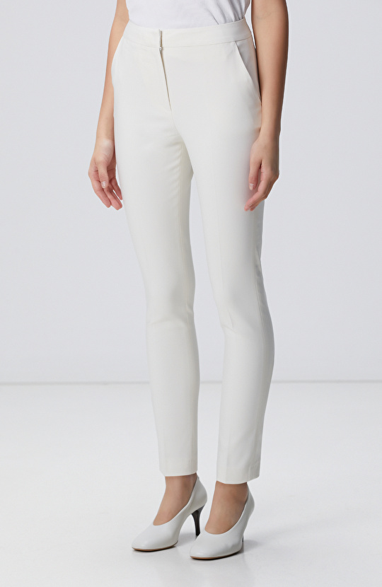 Kırık Beyaz Basic Pantolon