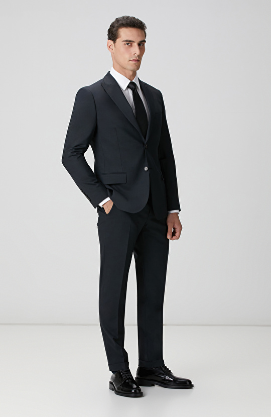 Siyah Yün Karışımlı Takım Elbise