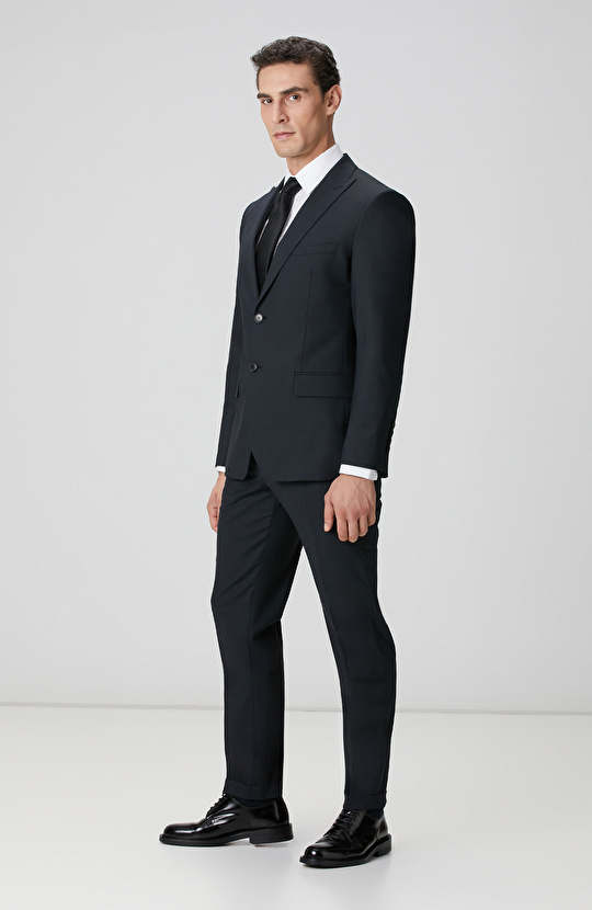 Siyah Yün Karışımlı Takım Elbise