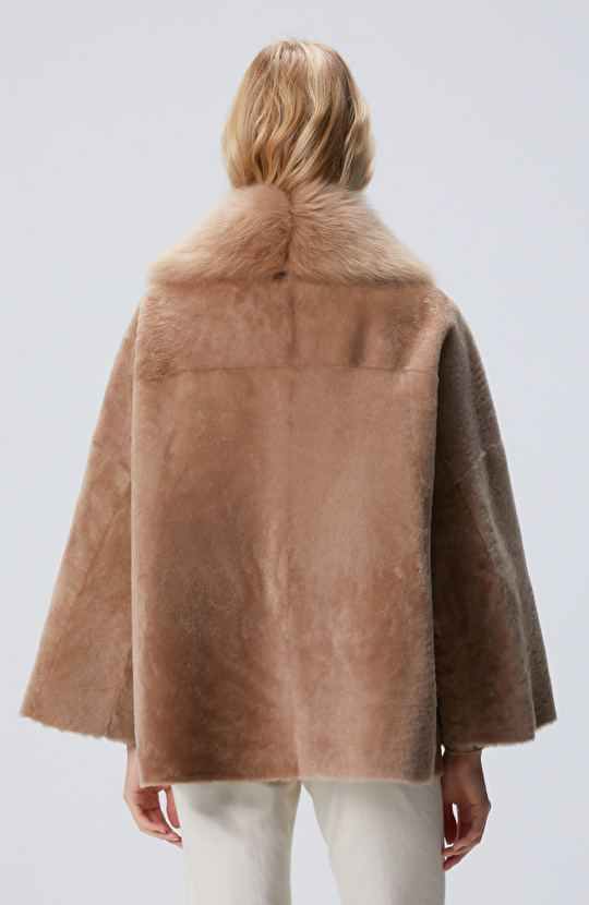 Koyu Bej Yakası Kürklü Deri Kaban