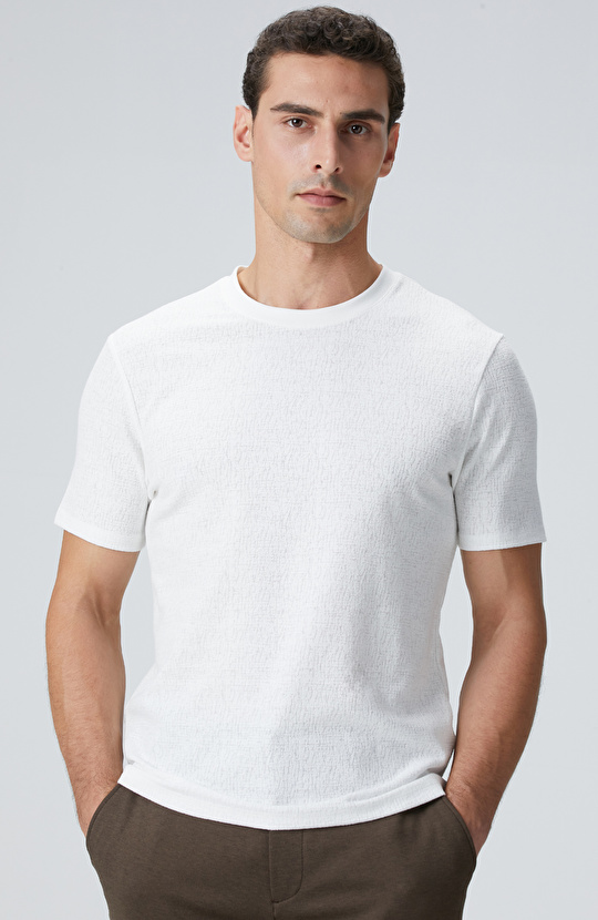 Kırık Beyaz Bisiklet Yaka Jakarlı T-shirt
