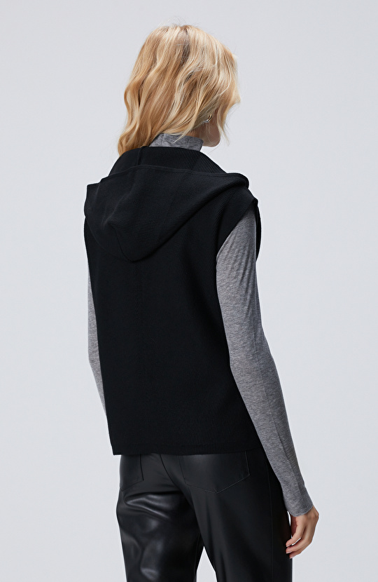 Siyah Verev Desen Örgü Kapüşonlu Kolsuz Kazak