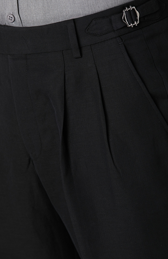 Siyah Diyagonal Desenli Keten Karışımlı Pantolon