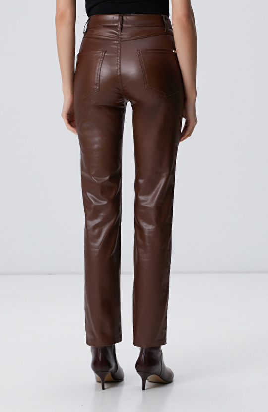 Kahverengi Kaplamalı Pantolon